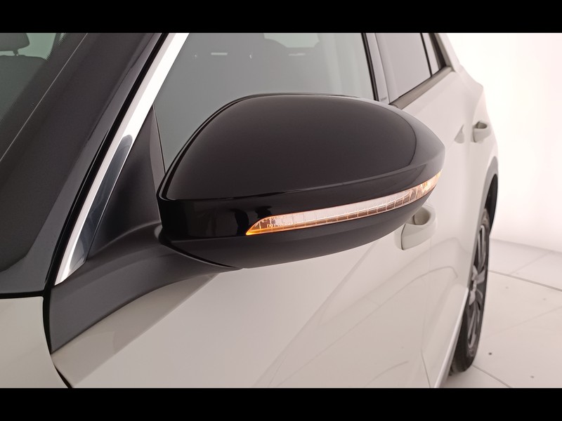 37 - Volkswagen T-Roc 2.0 tdi scr 115cv style