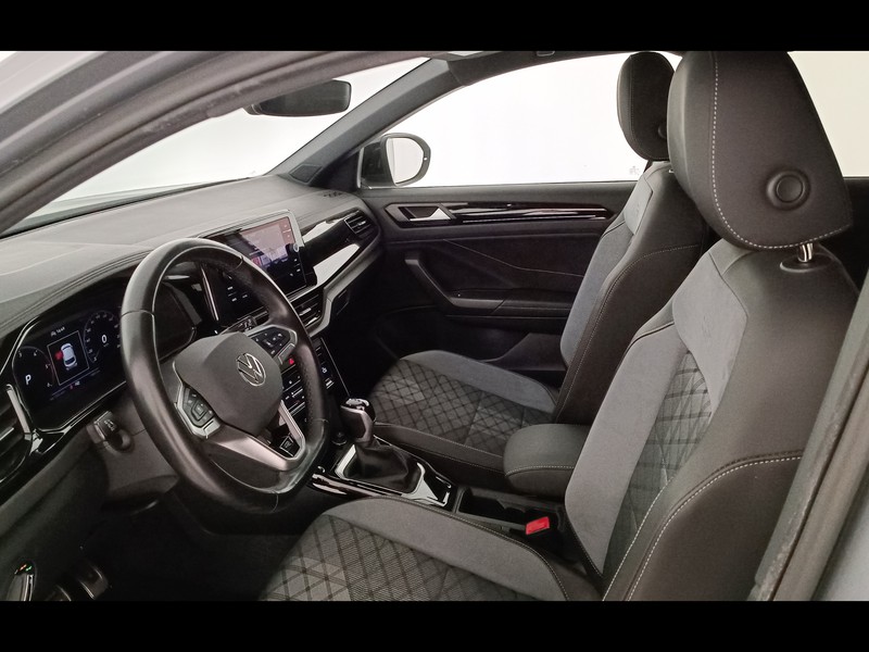 31 - Volkswagen T-Roc 2.0 tdi scr 150cv r line dsg
