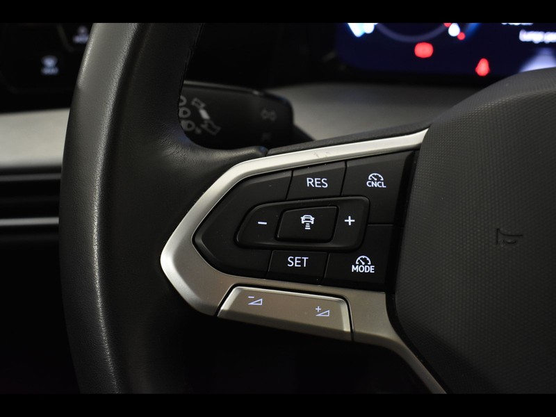 19 - Volkswagen Golf 2.0 tdi scr 115cv life