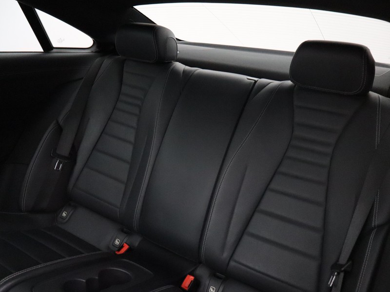 7 - Mercedes Classe E coupe 220 premium 4matic 9g-tronic plus