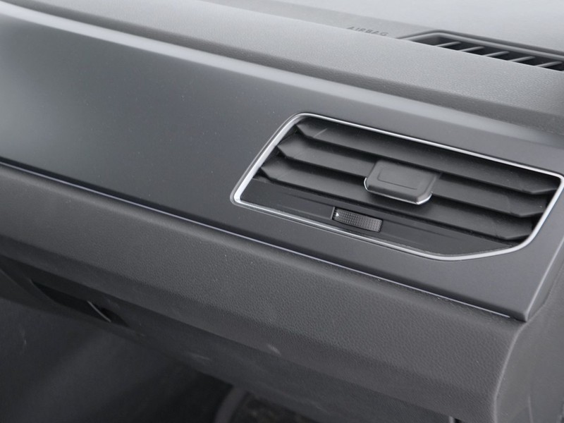 19 - Volkswagen Taigo 1.5 tsi 150cv r-line dsg