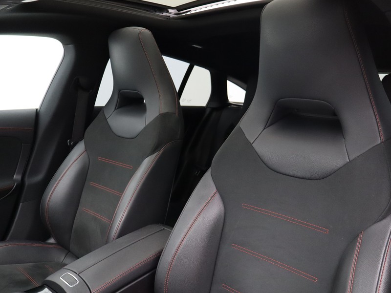7 - Mercedes CLA shooting brake 200 d premium 8g-dct