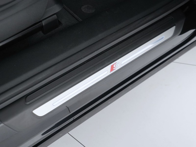 19 - Audi Q5 35 2.0 tdi mhev 12v business advanced s tronic