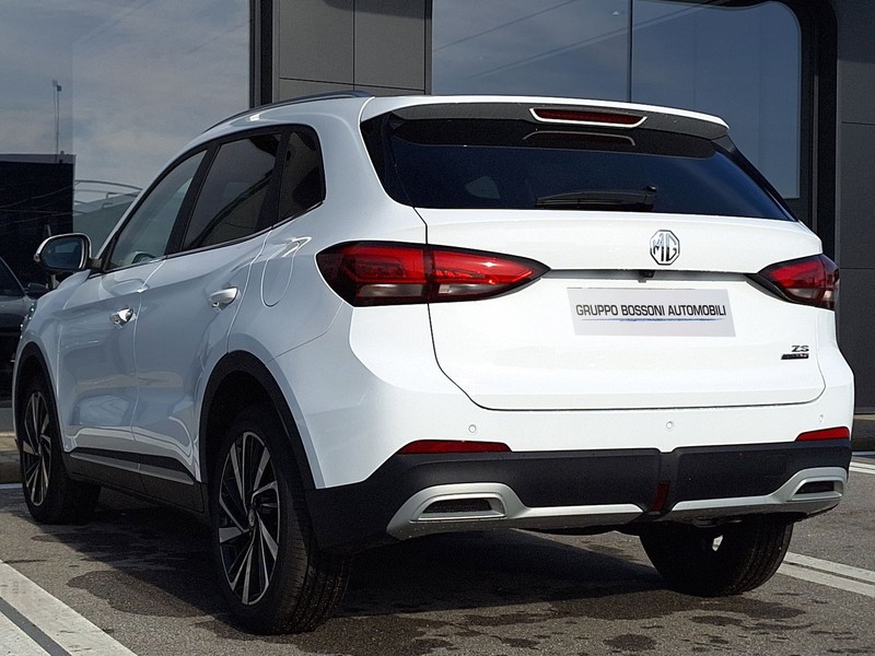 7 - Mg ZS 1.5 hybrid+ luxury auto