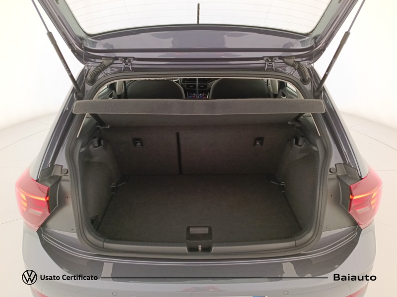 13 - Volkswagen Polo 1.0 tsi 95cv life dsg