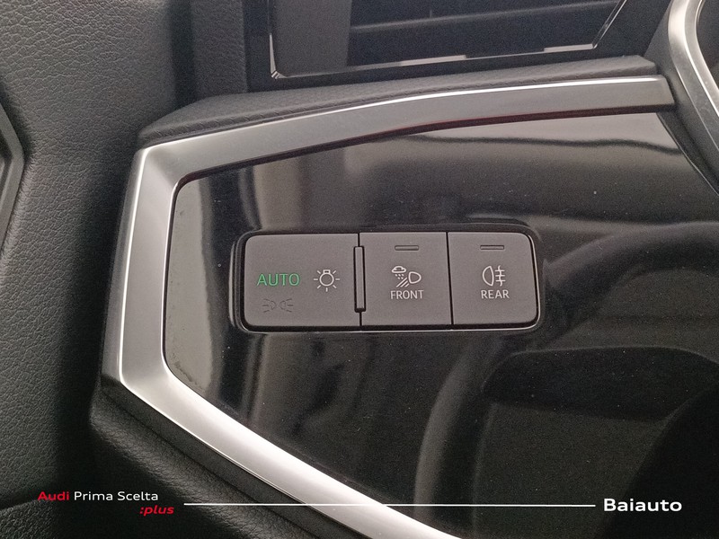 19 - Audi Q3 35 2.0 tdi business advanced s tronic