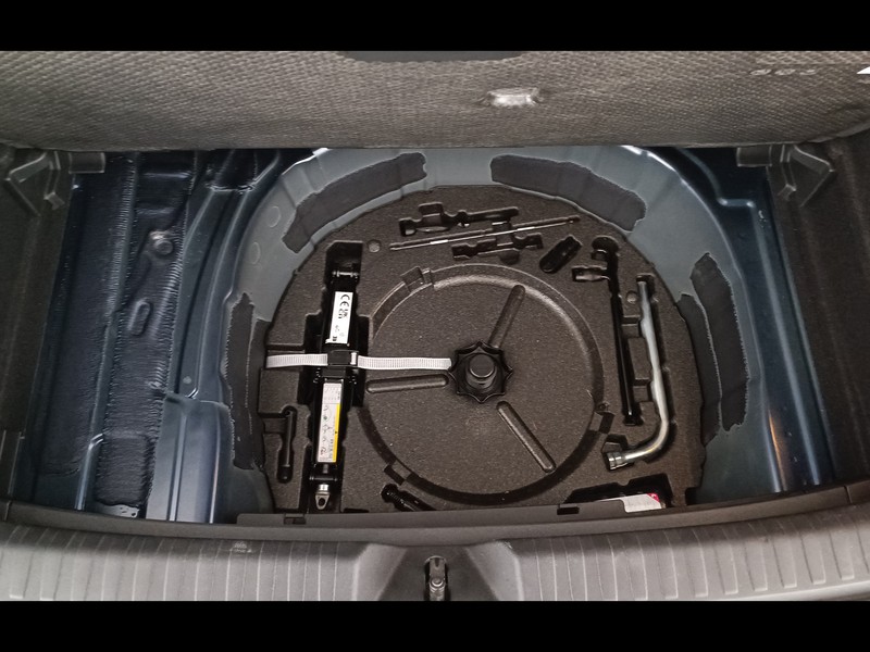 37 - Audi A1 sportback 25 1.0 tfsi