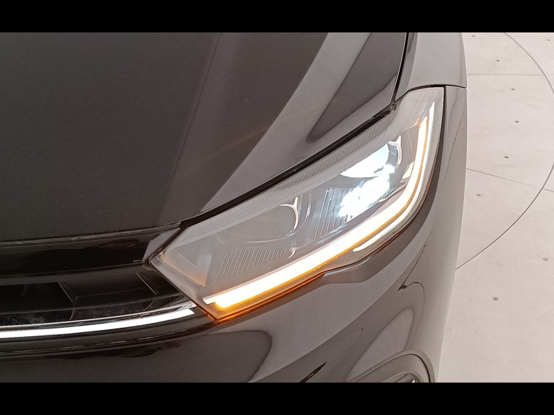 37 - Volkswagen Polo 1.0 tsi 110cv style dsg