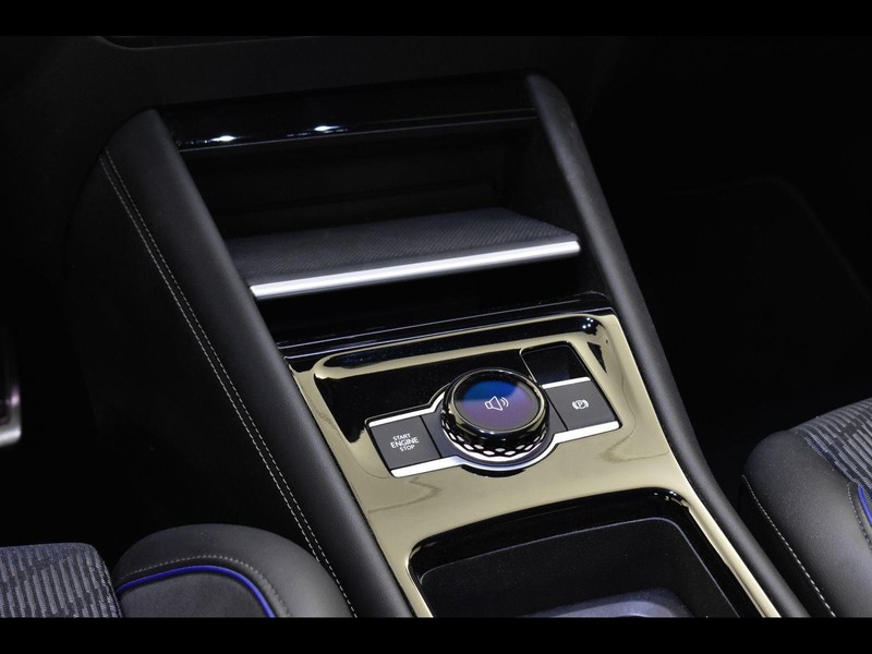 19 - Volkswagen Tiguan 2.0 tdi scr 150cv r-line dsg