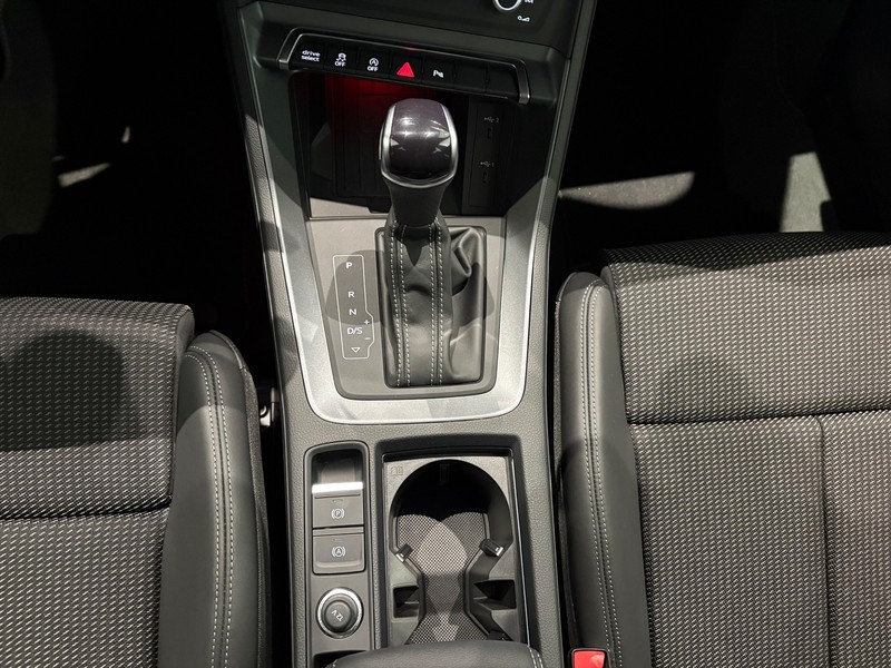 13 - Audi Q3 35 2.0 tdi business advanced s tronic