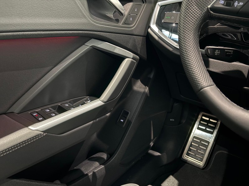 19 - Audi Q3 35 2.0 tdi business advanced s tronic