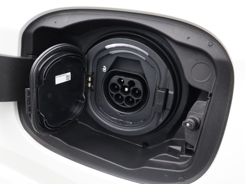 19 - Mercedes GLC coupe 300 de plug in hybrid amg line premium plus 4matic 9g-tronic