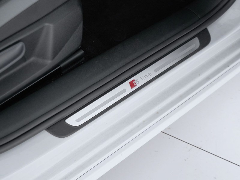 19 - Audi A1 sportback 35 1.5 tfsi s line edition s tronic