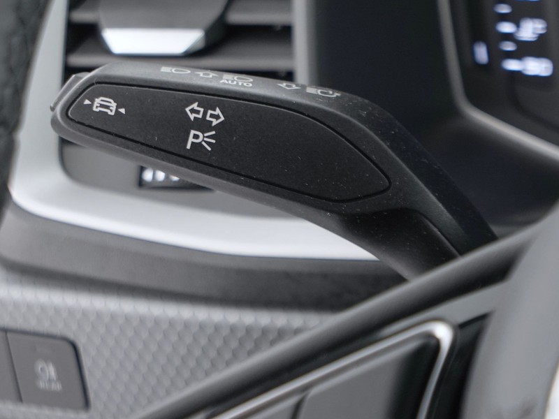 25 - Audi A1 sportback 35 1.5 tfsi s line edition s tronic