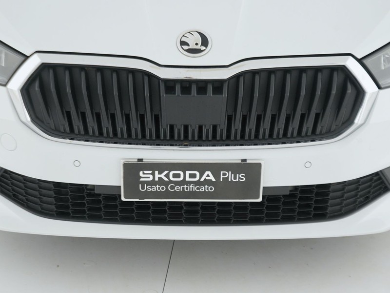 13 - Skoda Fabia 1.0 tsi 95cv young edition
