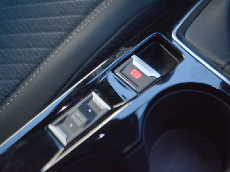 19 - Peugeot 2008 1.2 puretech 100cv allure s&s