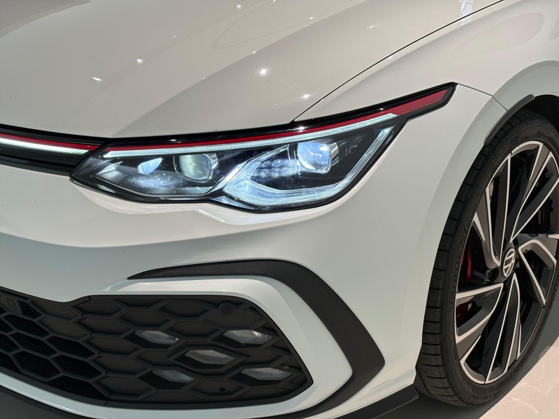 31 - Volkswagen Golf 2.0 tsi 245cv gti dsg