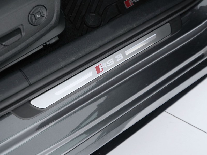 19 - Audi RS3 sportback 2.5 tfsi quattro