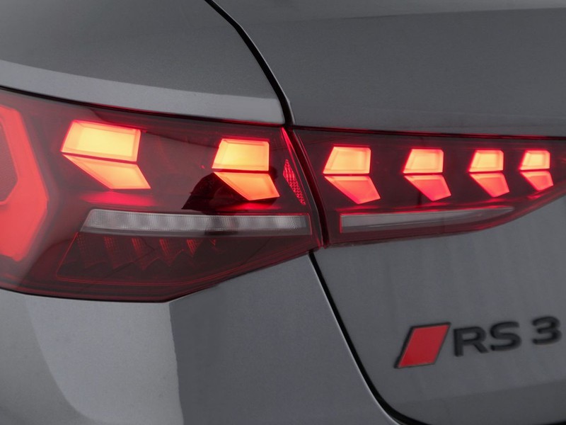 7 - Audi RS3 sportback 2.5 tfsi quattro