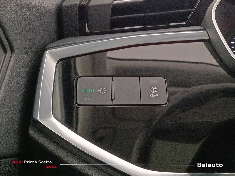 19 - Audi Q3 sportback 35 1.5 tfsi evo2 s line edition s tronic