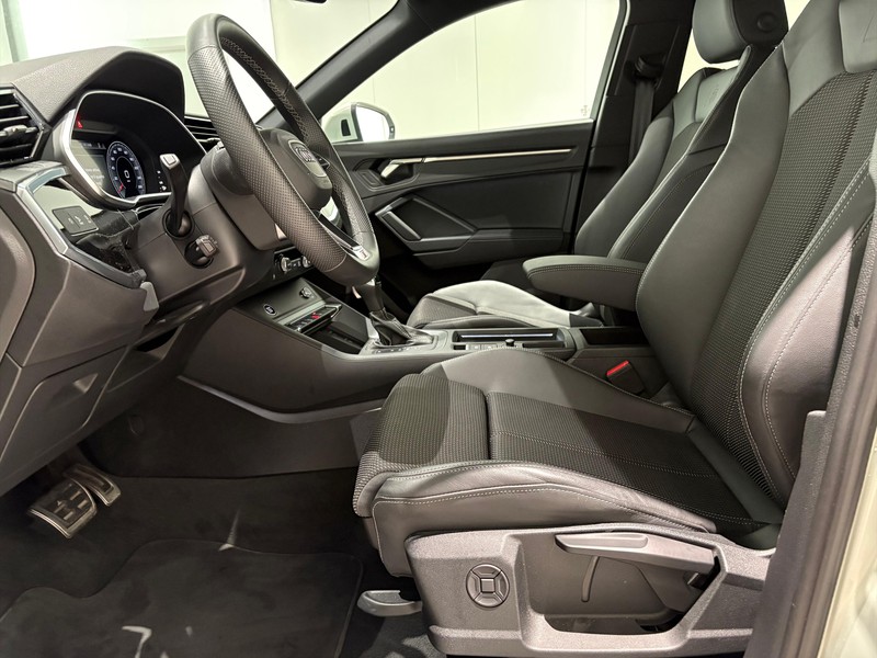 13 - Audi Q3 sportback 35 2.0 tdi s line edition s tronic