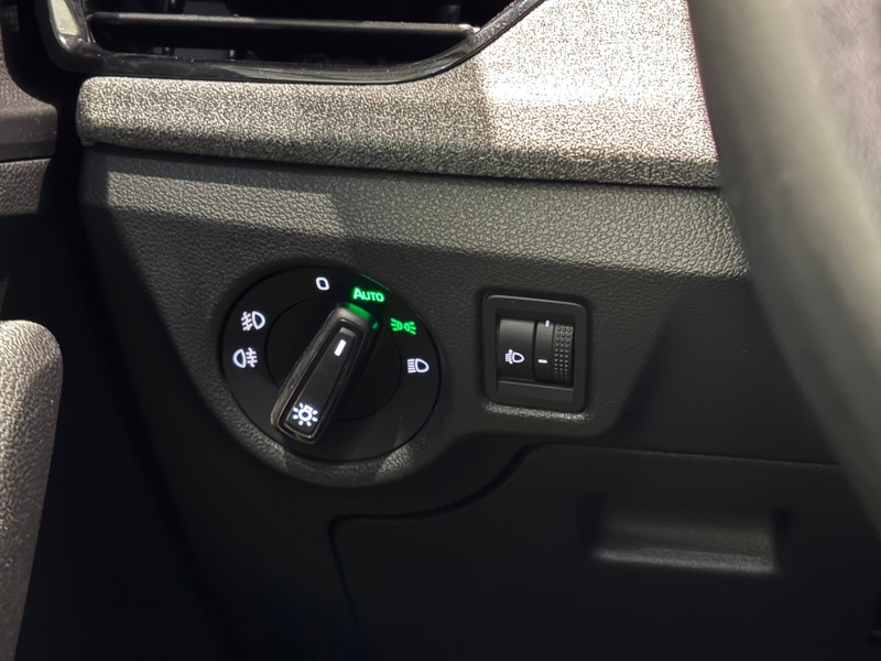 25 - Skoda Kamiq 1.0 tsi 115cv black dots