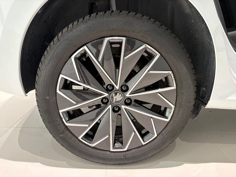 7 - Skoda Kamiq 1.0 tsi 115cv black dots