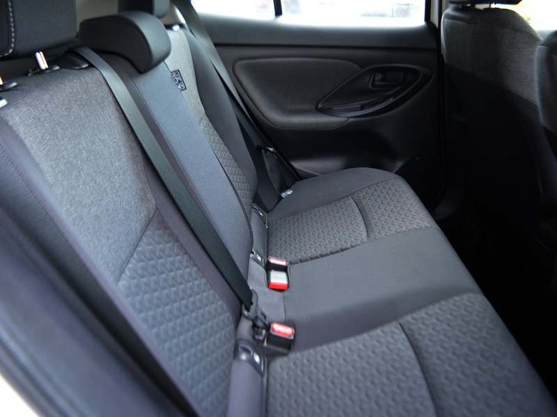 7 - Toyota yaris cross 1.5 h 116cv business fwd e-cvt