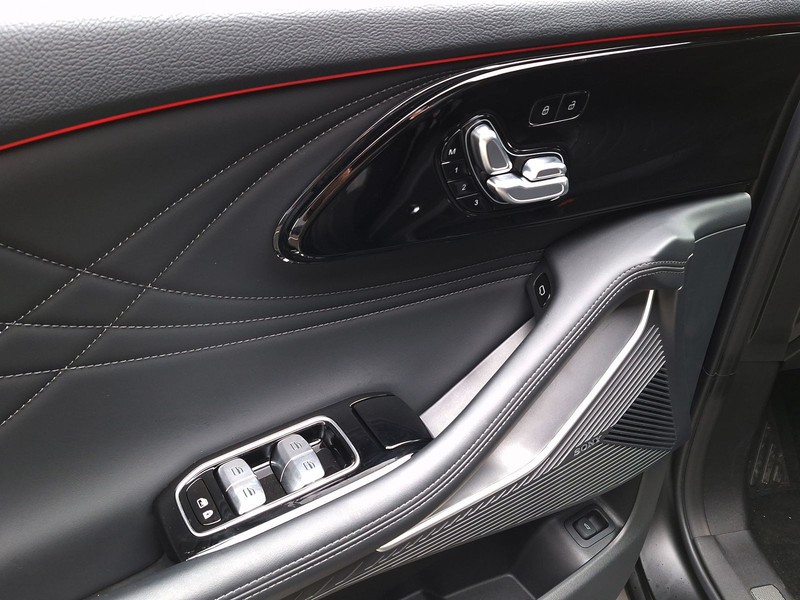 19 - Omoda 9 OMODA SHS-P PHEV 1.5TGDI - Trazione AWD DHT3 Premium (AWD) - Interni Nero