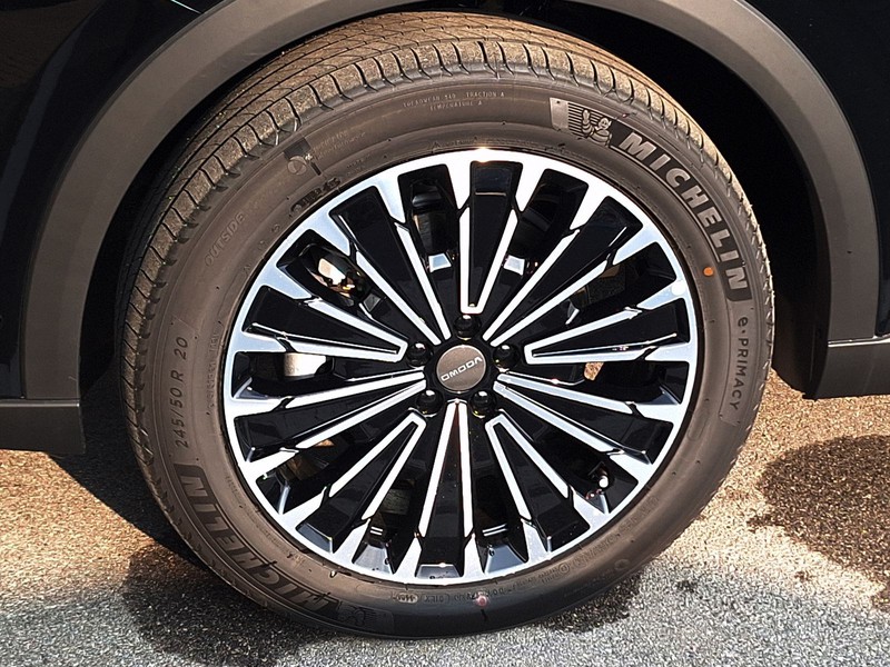 13 - Omoda 9 shs-p 1.5 tgdi plug-in hybrid premium i-awd dht3