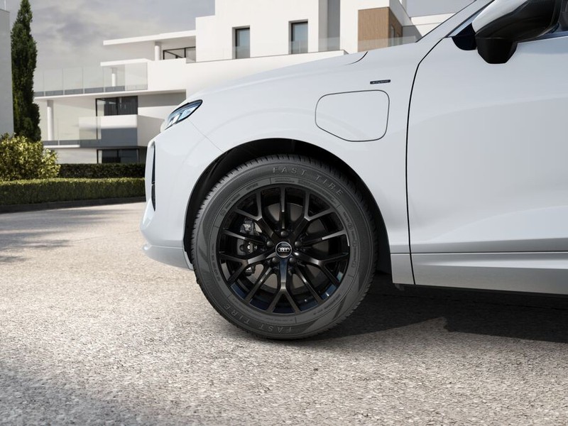 7 - Audi Q3 sportback 1.5 e-hybrid 272cv business s tronic