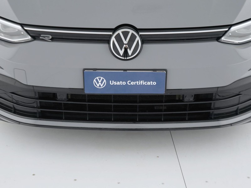 13 - Volkswagen Golf 1.5 tsi evo act 150cv r-line