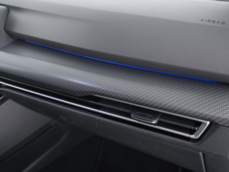 19 - Volkswagen Golf 1.5 tsi evo act 150cv r-line