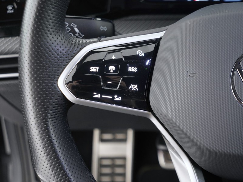 25 - Volkswagen Golf 1.5 tsi evo act 150cv r-line