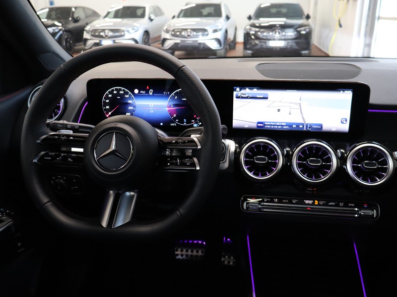 13 - Mercedes GLB 220 d amg line premium 4matic 8g-dct