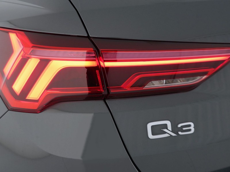 7 - Audi Q3 35 2.0 tdi business s tronic