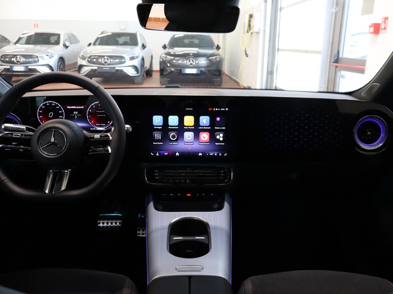 13 - Mercedes CLA 200 advanced plus 4matic auto