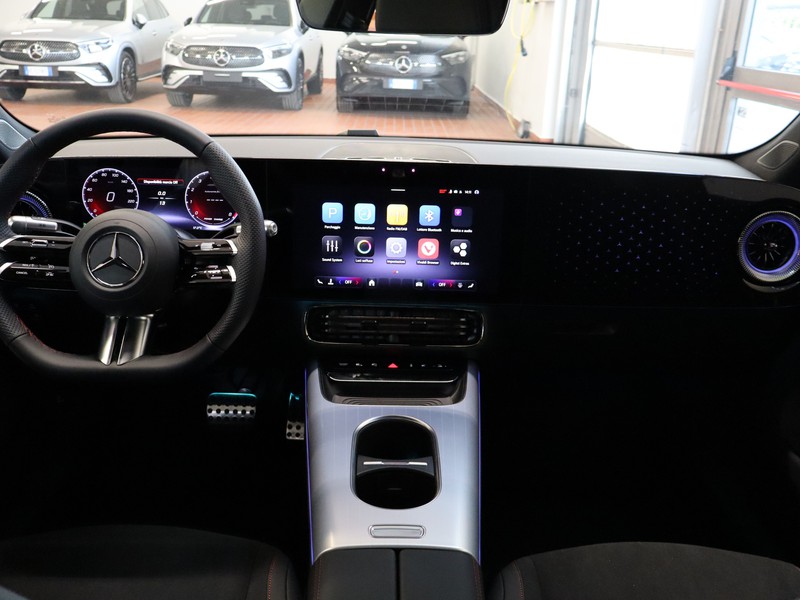 13 - Mercedes CLA 200 advanced plus 4matic auto