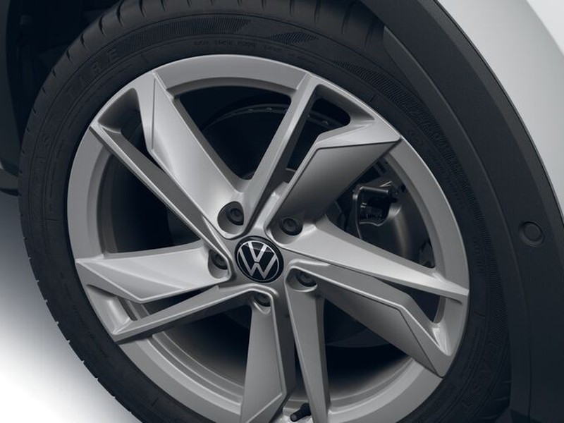 7 - Volkswagen T-Roc 1.5 etsi act 150cv life dsg