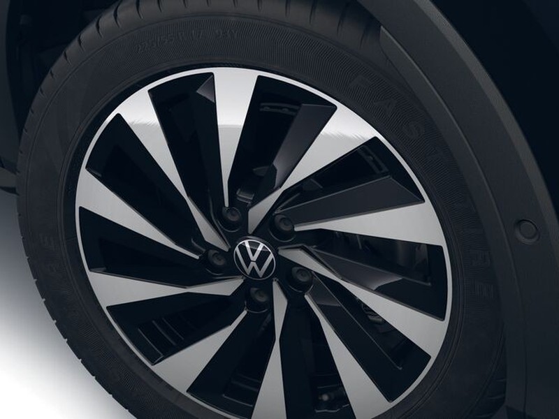 7 - Volkswagen T-Roc 1.5 etsi act 150cv life dsg