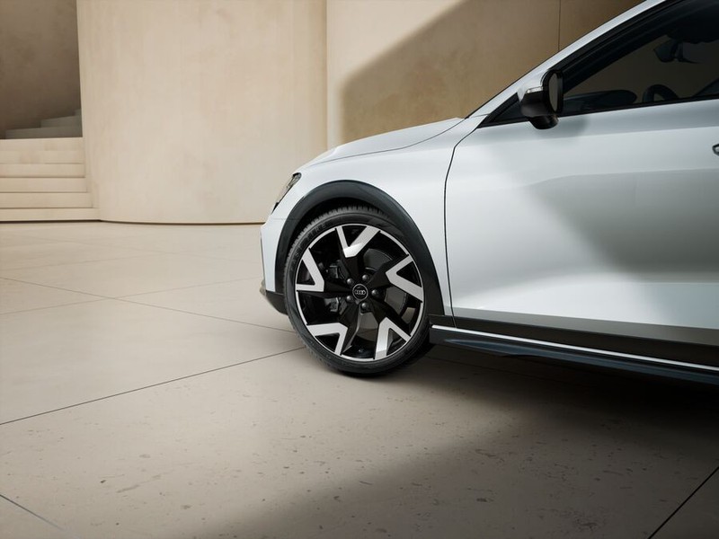 7 - Audi A3 allstreet 1.5 tfsi mhev 48v 150cv identity contrast