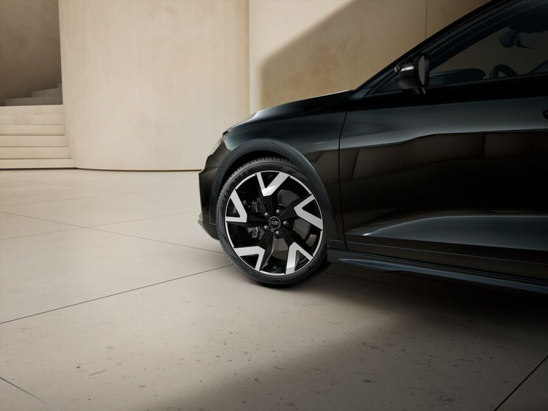 7 - Audi A3 allstreet 1.5 tfsi mhev 48v 150cv identity contrast