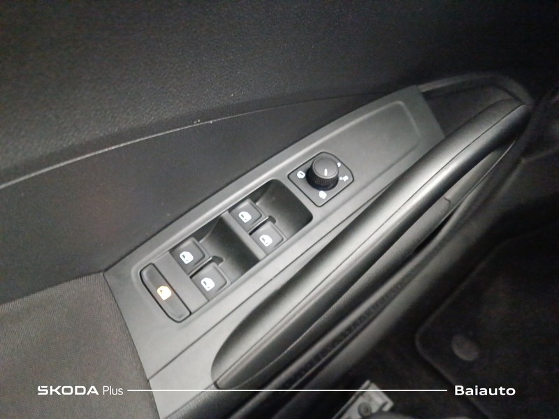 19 - Skoda Fabia 1.0 mpi 80cv 130 edition