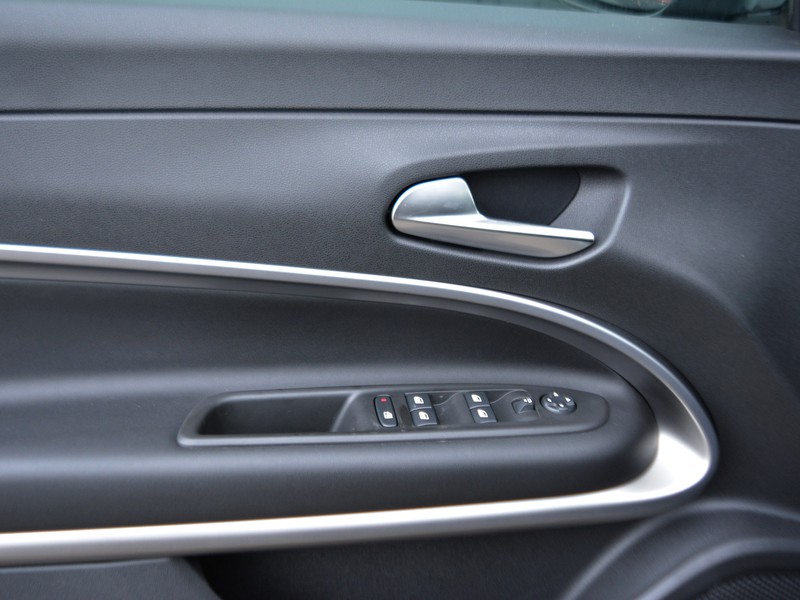 13 - Jeep Avenger 1.2 turbo 100cv summit fwd