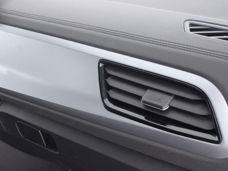 19 - Volkswagen T-Roc 2.0 tdi scr 115cv life