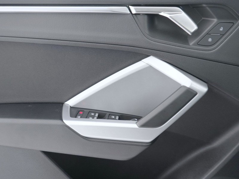 13 - Audi Q3 35 2.0 tdi business advanced s tronic