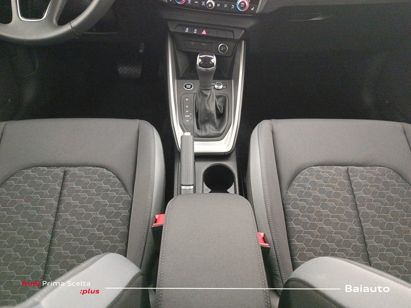 13 - Audi A1 sportback 30 1.0 tfsi 116cv business s tronic