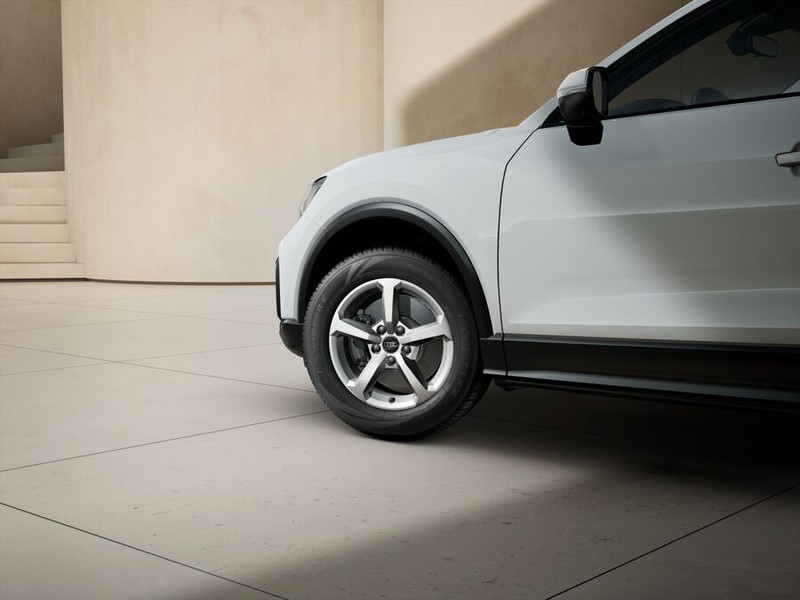 7 - Audi Q2 35 2.0 tdi business s tronic