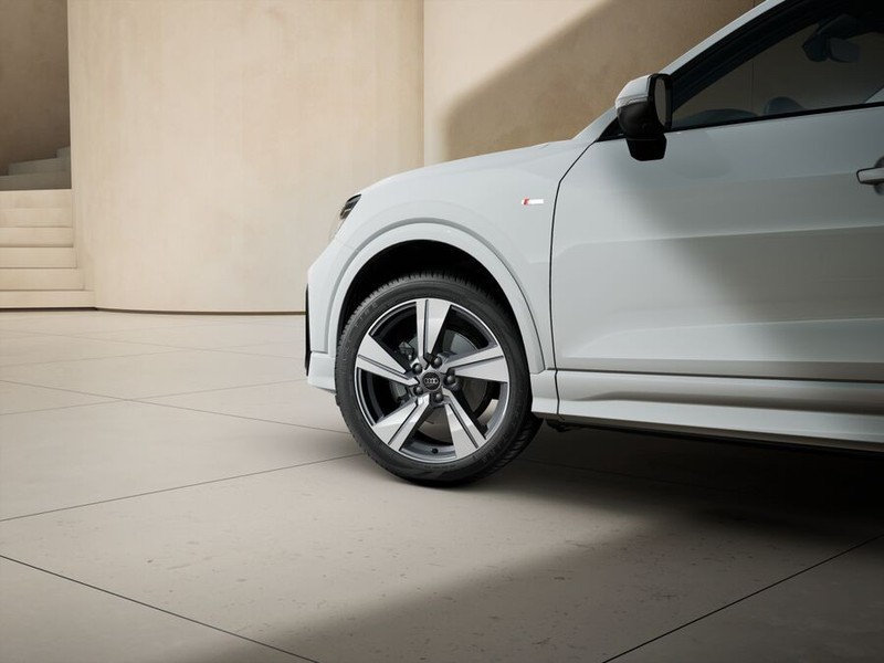 7 - Audi Q2 35 1.5 tfsi s line edition s tronic