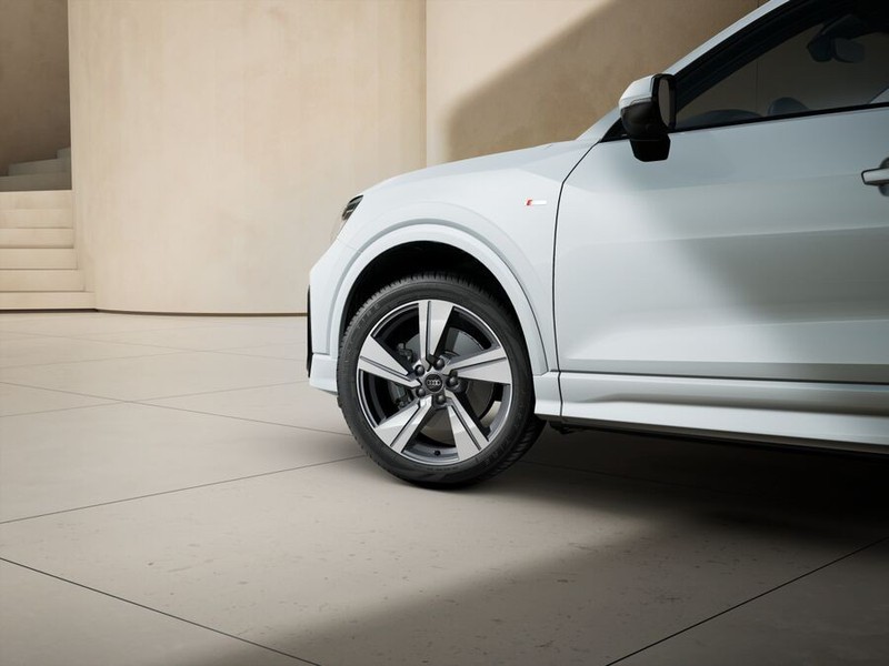 7 - Audi Q2 35 2.0 tdi s line edition s tronic